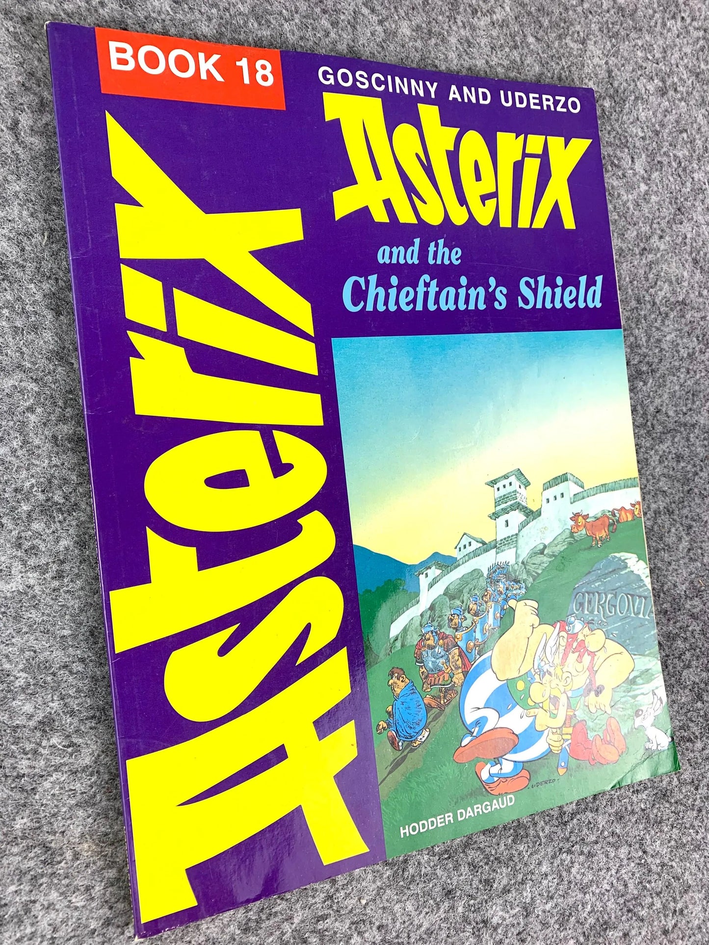 Asterix the Chieftans Shield - Paperback Hodder & Dargaud 1990s UK Edition
