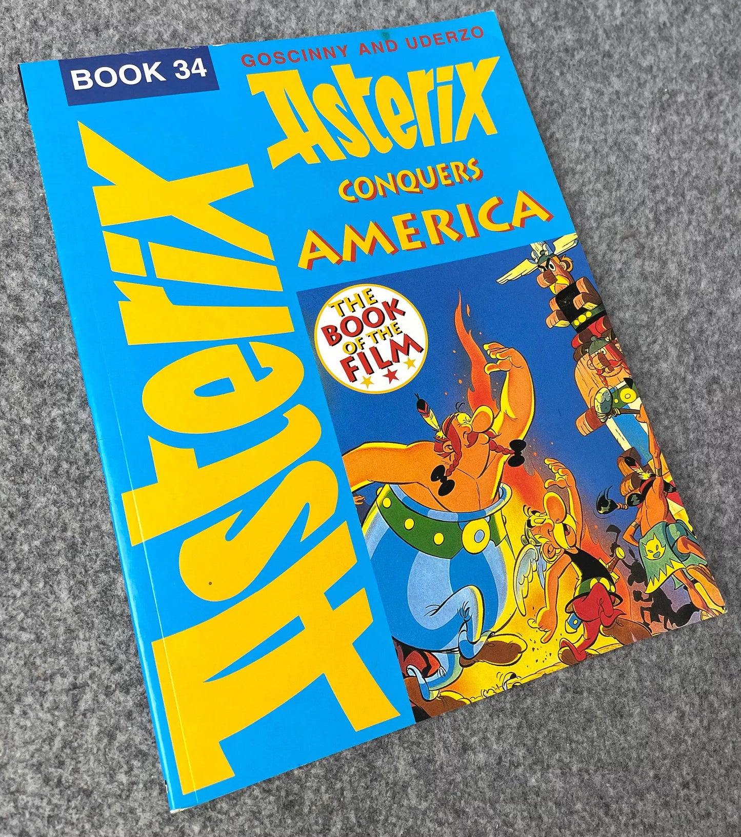 Asterix Conquers America- Paperback Hodder & Dargaud 1990s UK Edition