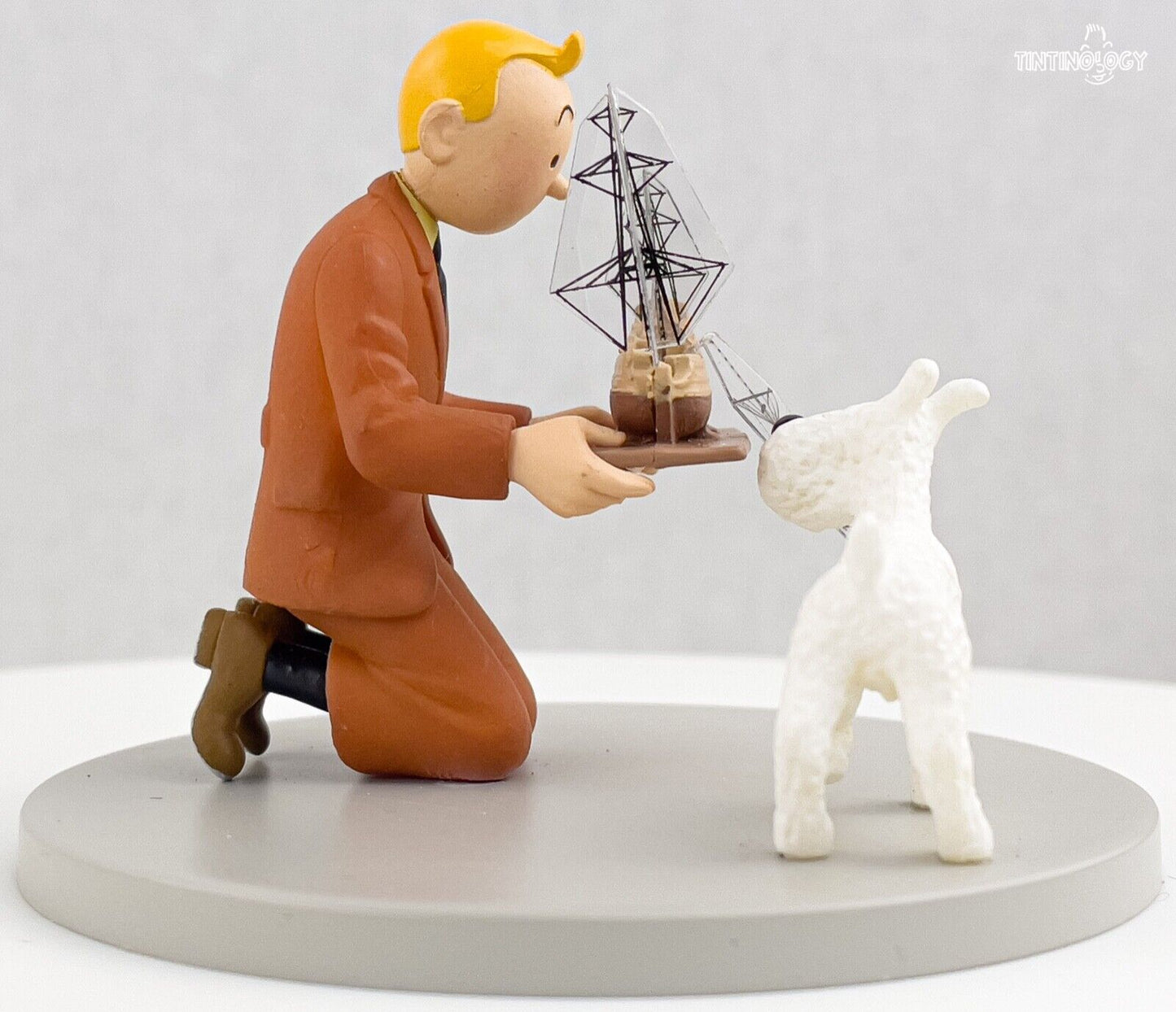 Tintin Finds ship - Secret Unicorn Moulinsart Box Scene Figurine 9cm Model Coffret