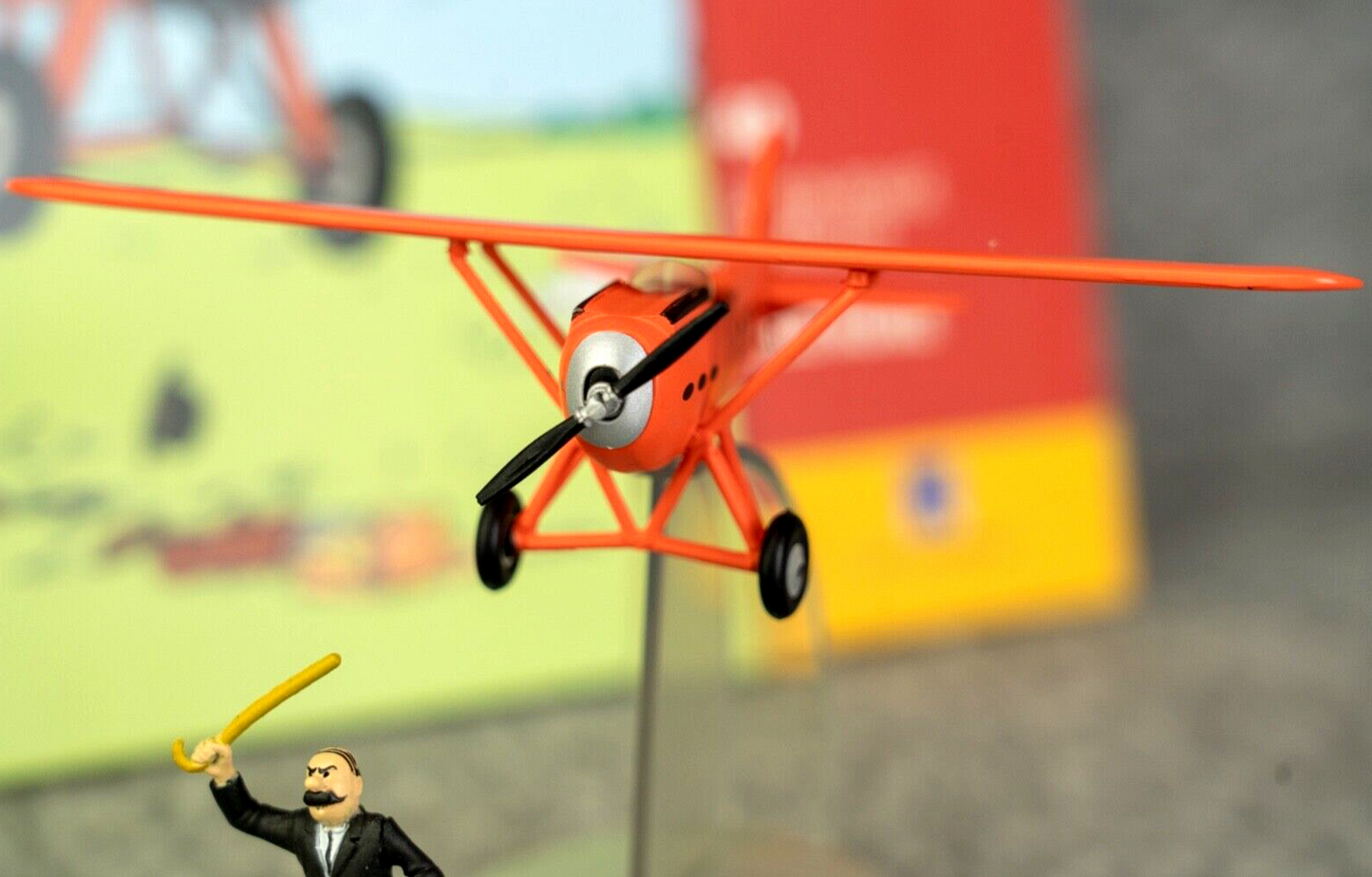 Hachette Avion Tintin #40 Mullers Red Plane: Black Island Model + Figure