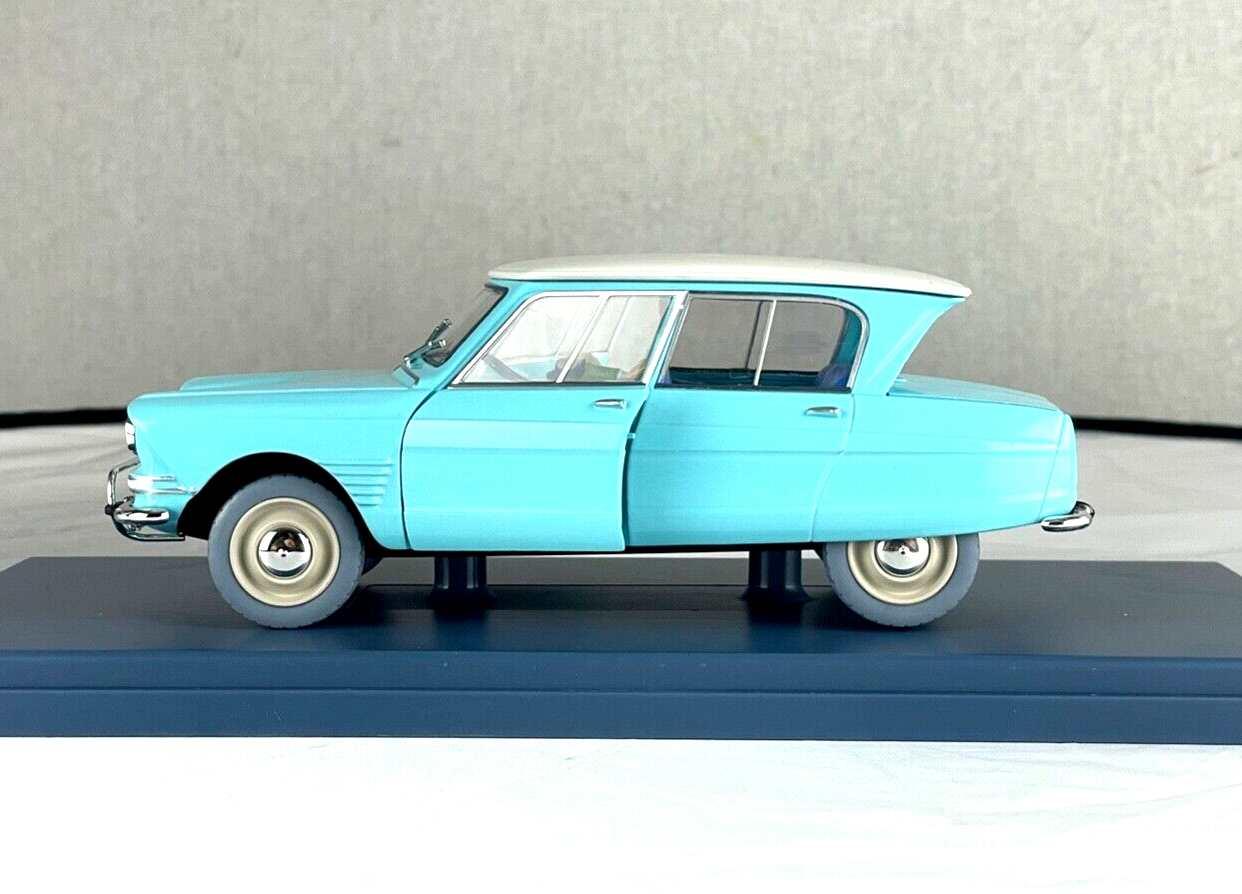 HACHETTE Tintin Car 1/24 #18 Citroen Ami Castafiore Emerald Model Voiture Figure