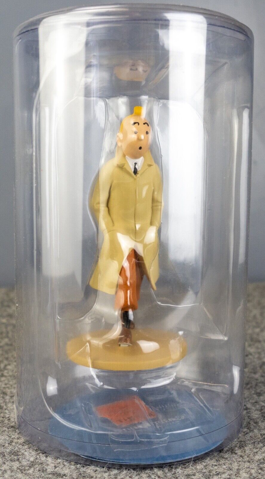 Figurine Moulinsart 42190 Tintin in Trenchcoat 12cm Resin Officielle Figure 1