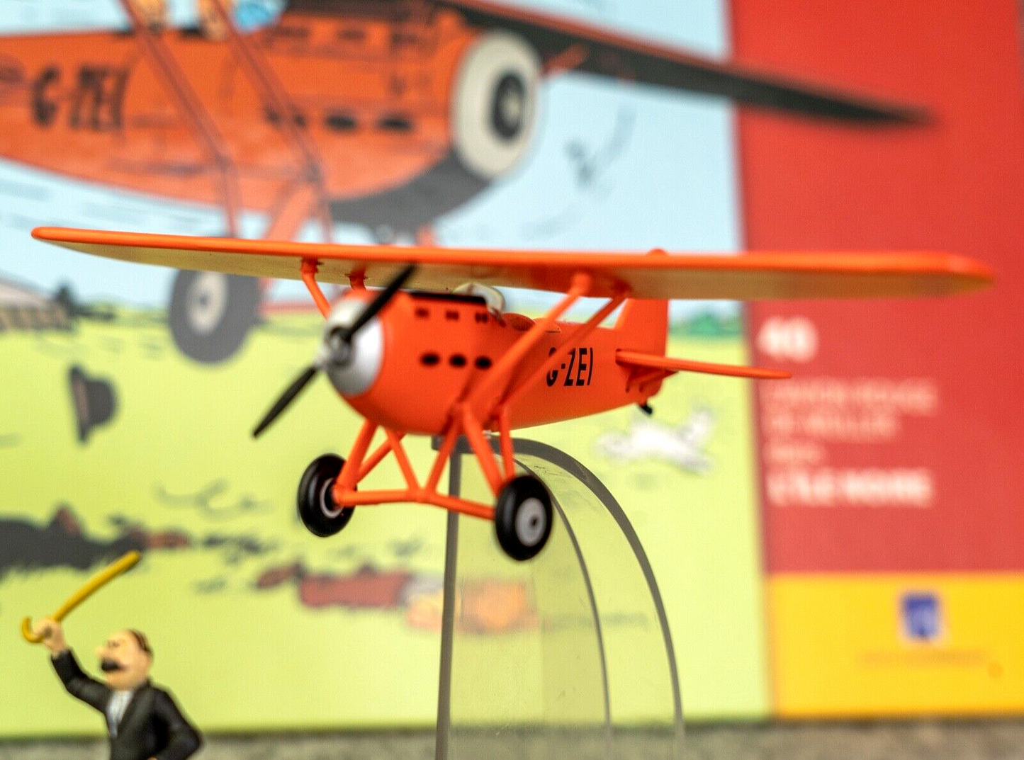 Hachette Avion Tintin #40 Mullers Red Plane: Black Island Model + Figure