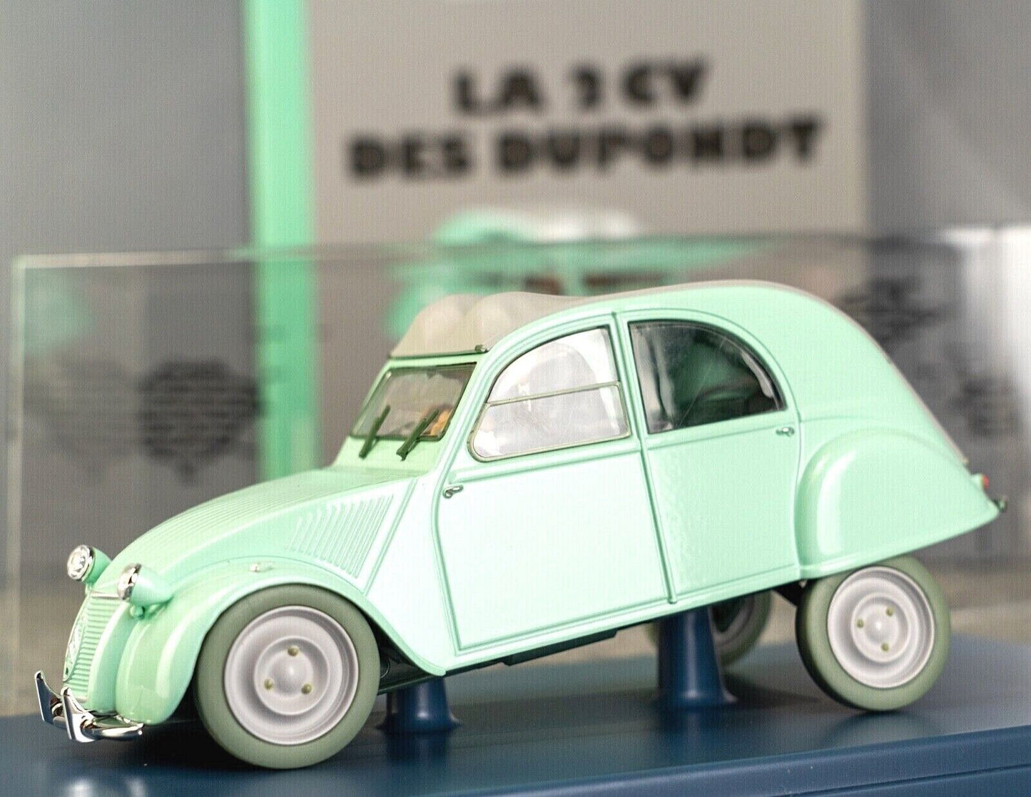 Hachette 1/24 Tintin Car #8 Citroen 2CV: Calculus Affair Model Voiture