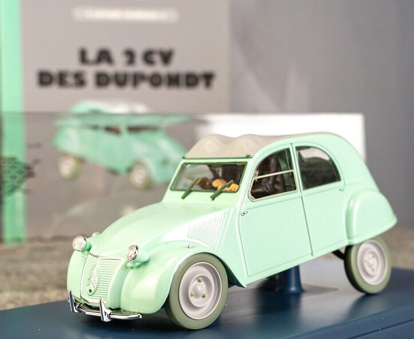 Hachette 1/24 Tintin Car #8 Citroen 2CV: Calculus Affair Model Voiture