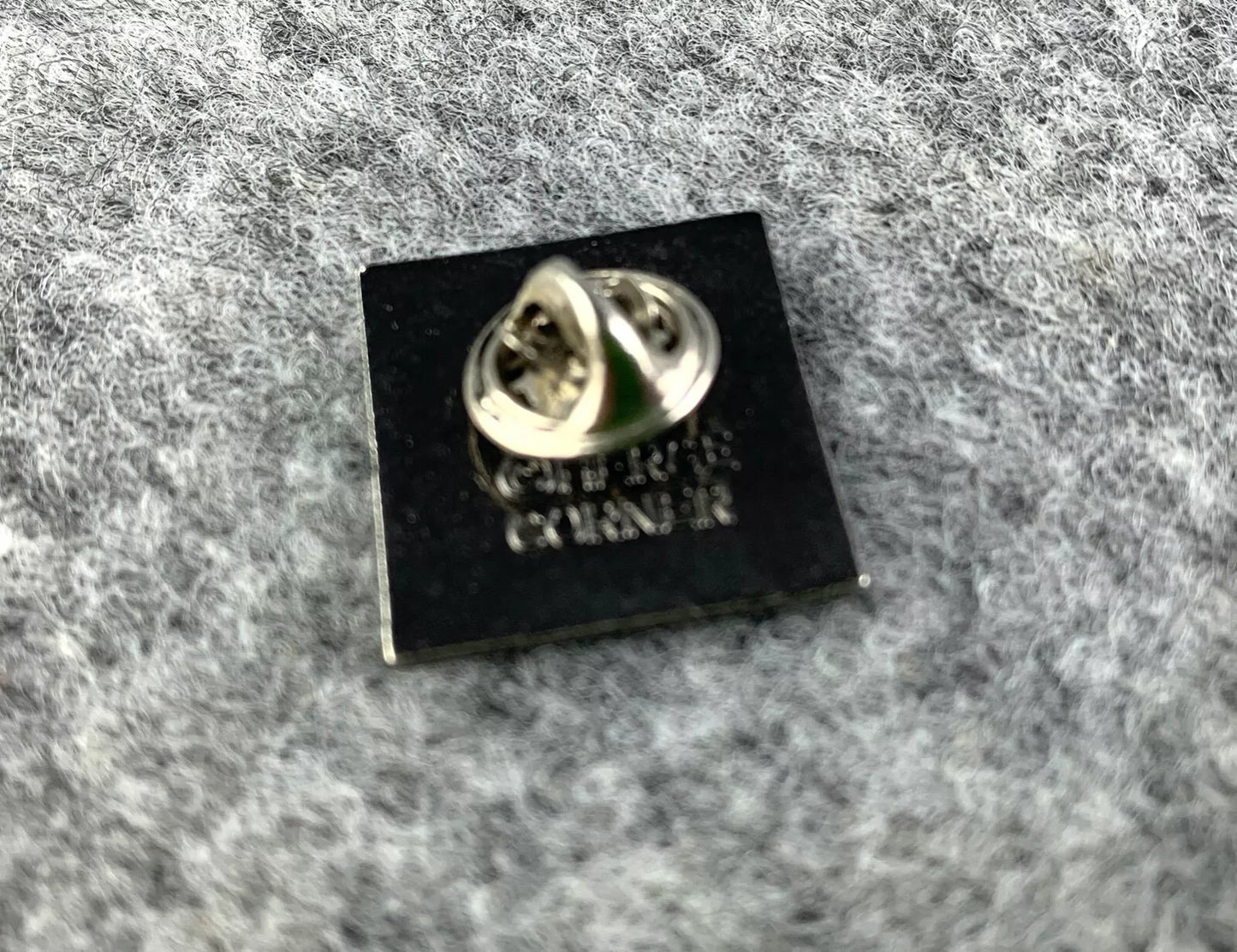 Tintin Congo Surprise! Pin Badge: Tintin Character Head Metal Lapel Pin Moulinsart Hergé