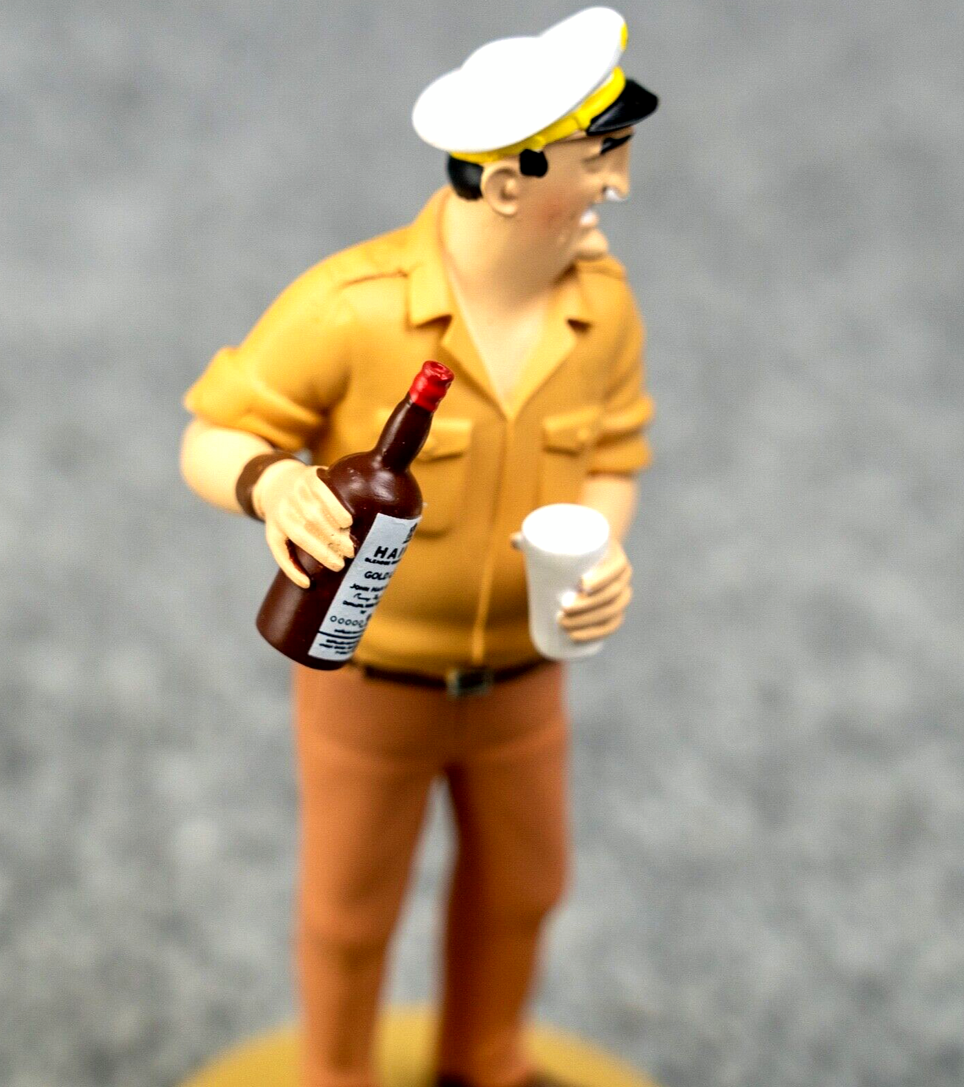 Tintin Figurine Moulinsart 42233 Allan: Red Sea Sharks 12cm Resin Figure 21