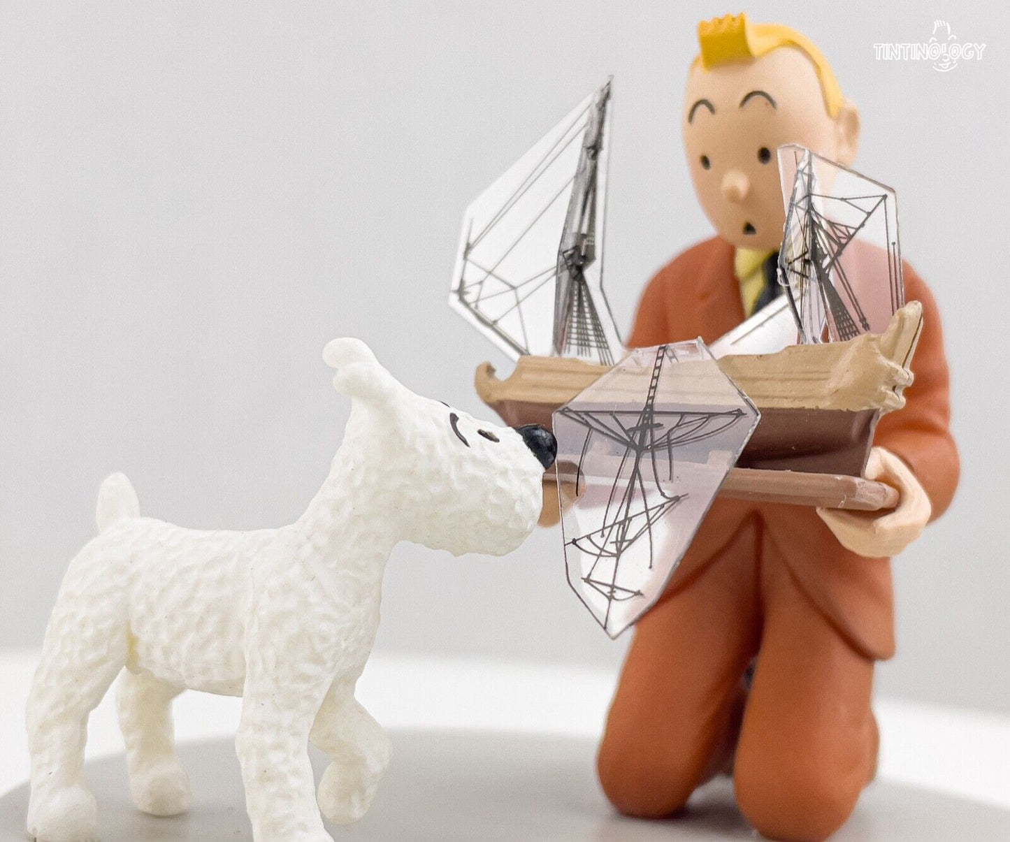 Tintin Finds ship - Secret Unicorn Moulinsart Box Scene Figurine 9cm Model Coffret