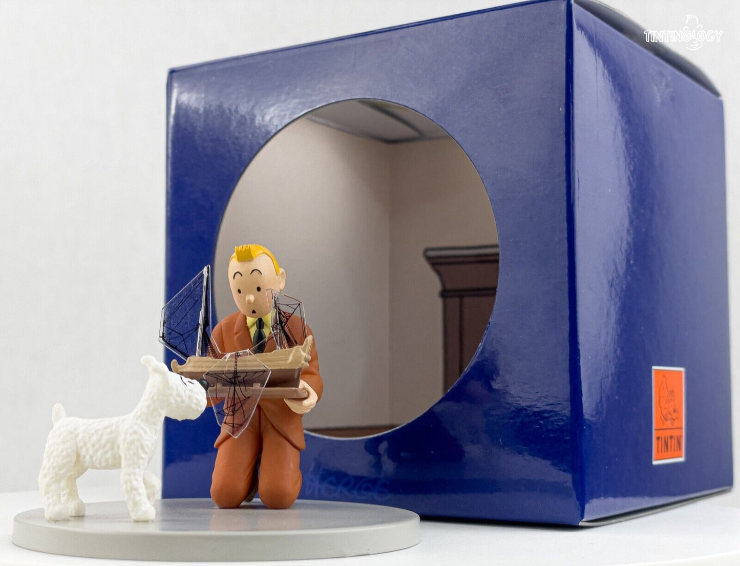 Tintin Finds ship - Secret Unicorn Moulinsart Box Scene Figurine 9cm Model Coffret