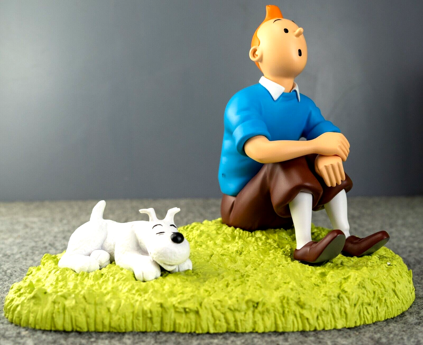 Statuette Moulinsart Tintin 47001: Tintin & Snowy Resin Model Figurine 2022