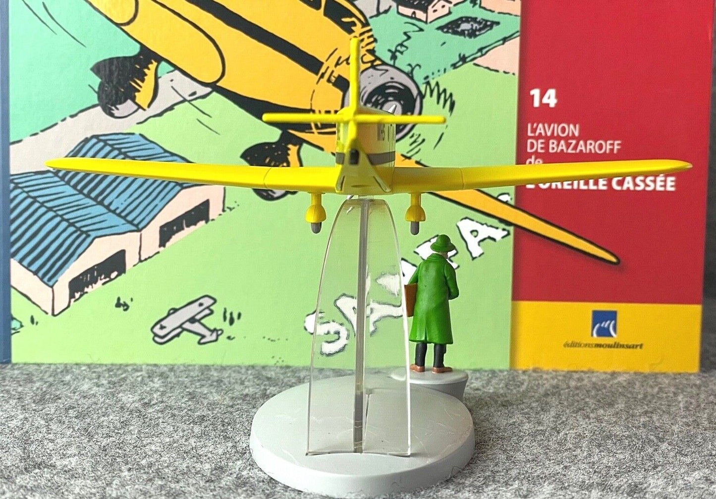 Hachette Tintin Plane #14 Bazaroff's Plane: Ottokars Sceptre Model Avion + Figure