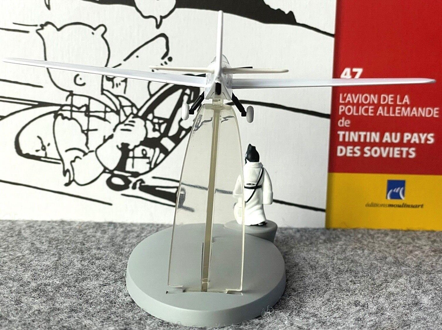 Hachette Tintin Plane #47 Police Plane: Land of Soviets Model Avion +Figure