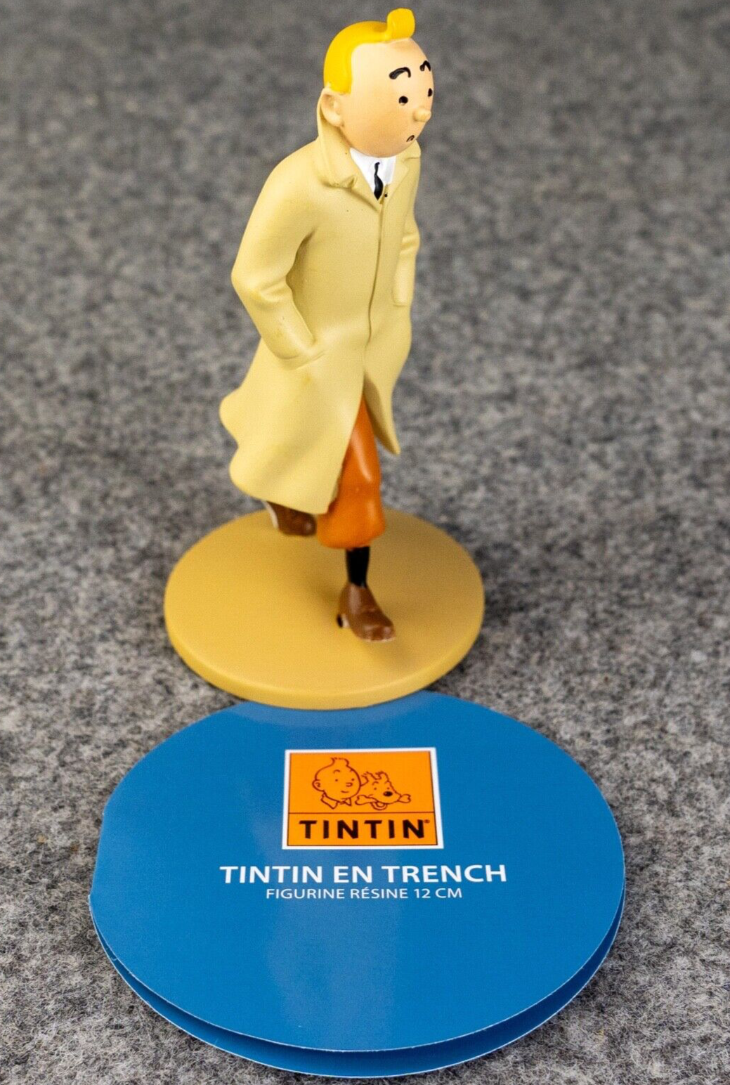 Figurine Moulinsart 42190 Tintin in Trenchcoat 12cm Resin Officielle Figure 1