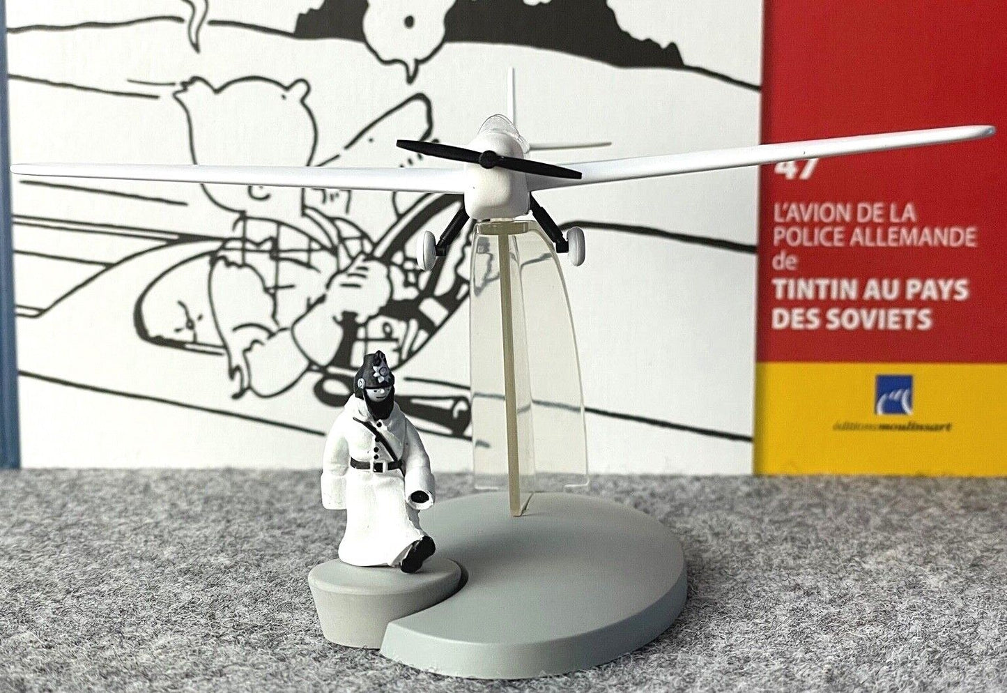 Hachette Tintin Plane #47 Police Plane: Land of Soviets Model Avion +Figure
