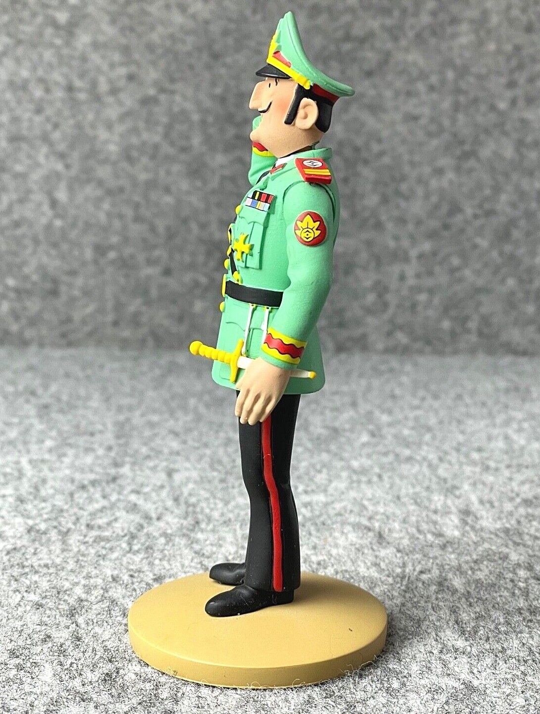 Tintin Figurine Officielle # 92 Colonel Alvarez - Picaros Herge Resin Model Figure