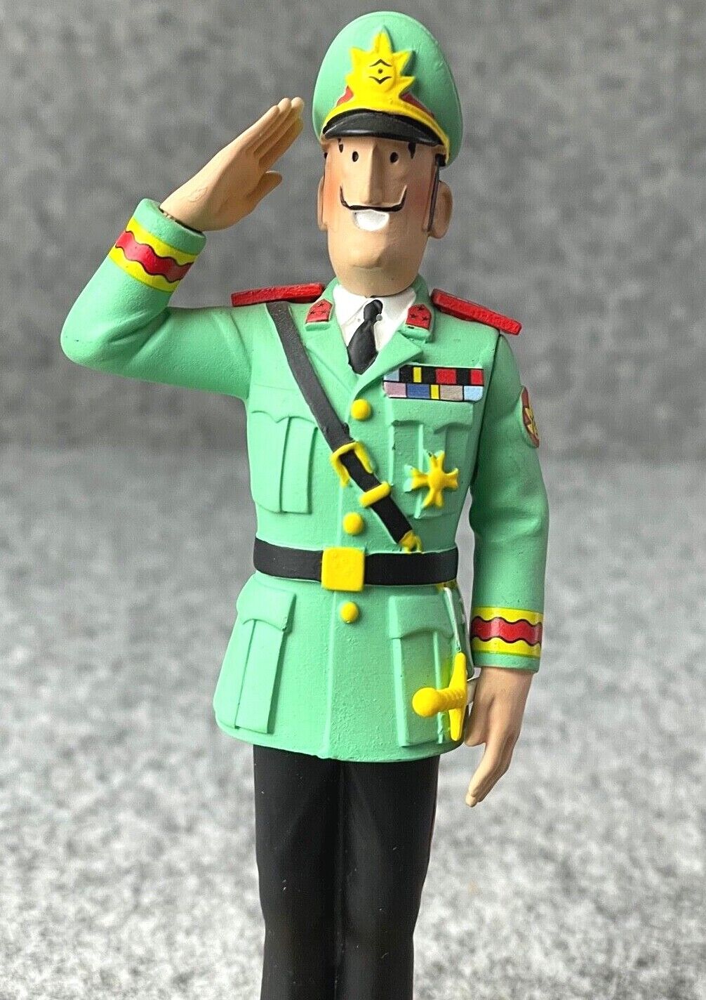 Tintin Figurine Officielle # 92 Colonel Alvarez - Picaros Herge Resin Model Figure
