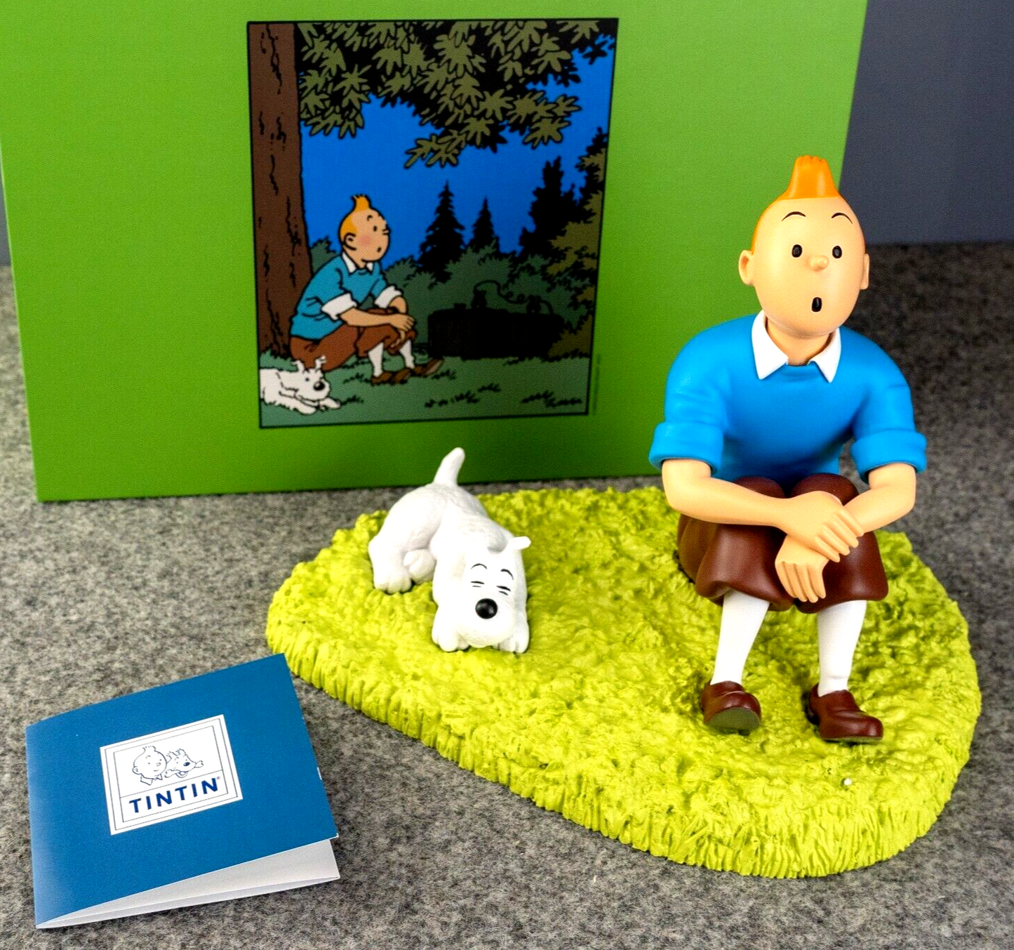 Statuette Moulinsart Tintin 47001: Tintin & Snowy Resin Model Figurine 2022