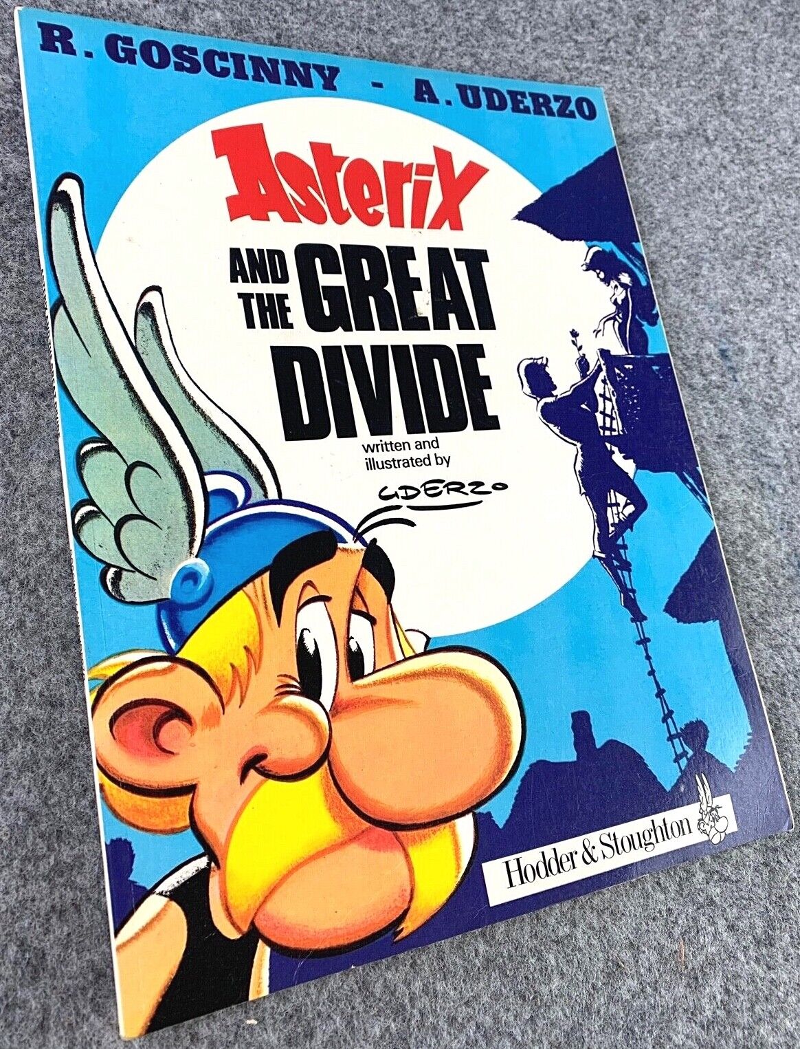 Asterix & the Great Divide - 1982 Hodder/Dargaud UK Edition PB Book EO Uderzo