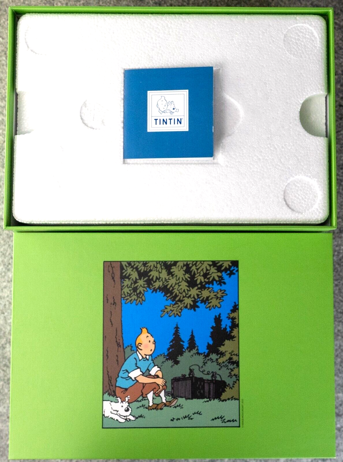 Statuette Moulinsart Tintin 47001: Tintin & Snowy Resin Model Figurine 2022