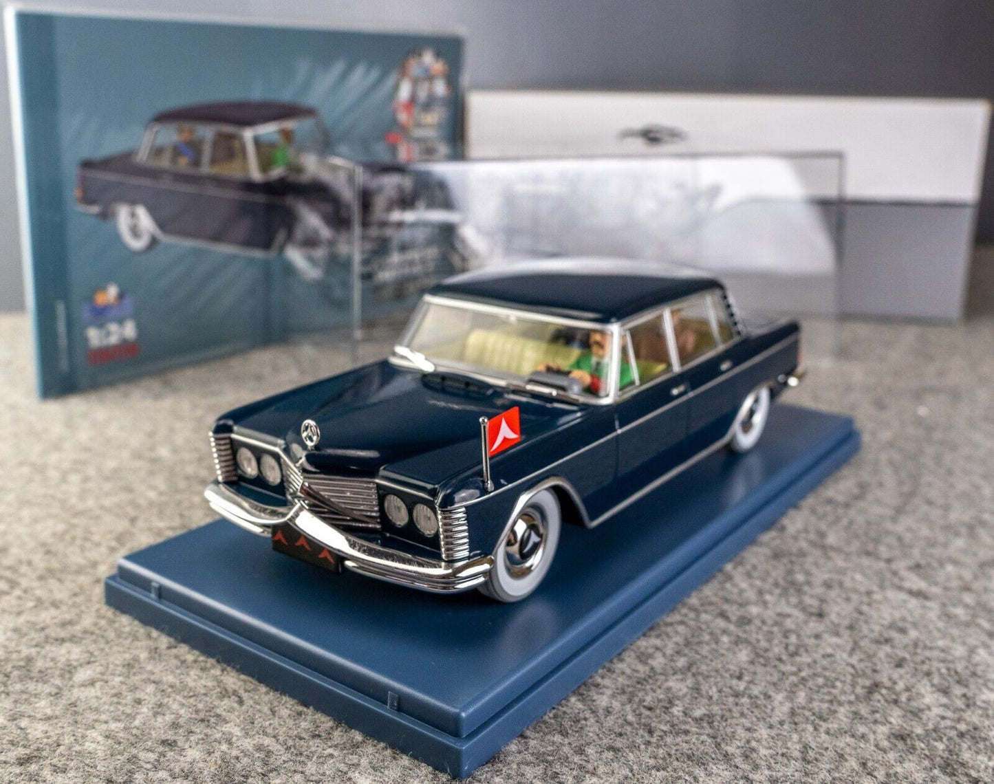 VOITURE TINTIN 1/24 29964 Government limo - Picaros Hachette Model car #64