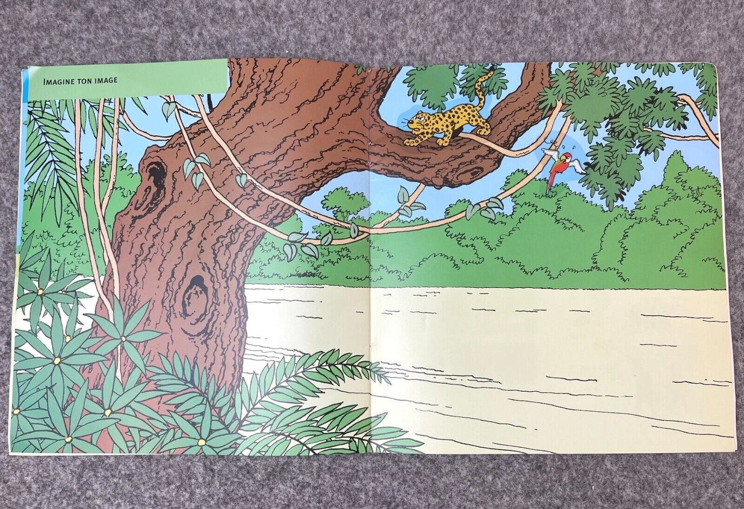 Tintin et les animaux Rare LTD Release 2002 Tintin Sticker Book Editions Moulinsart
