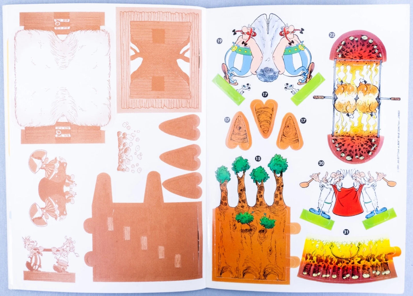 Asterix Game Book: Asterix Gauls Village Push out & Build Gocinny-Underzo 1992 UK Edition