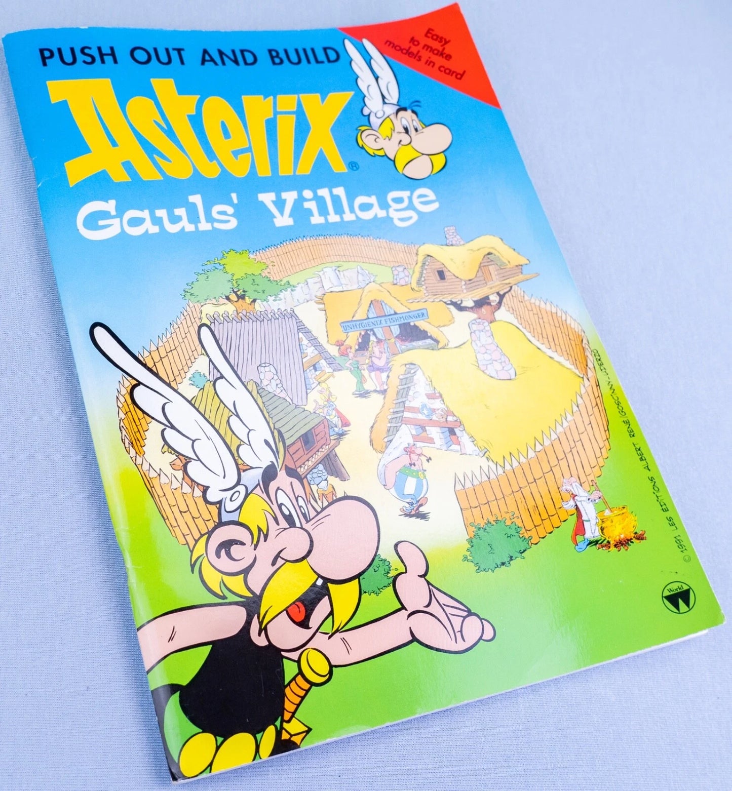 Asterix Game Book: Asterix Gauls Village Push out & Build Gocinny-Underzo 1992 UK Edition