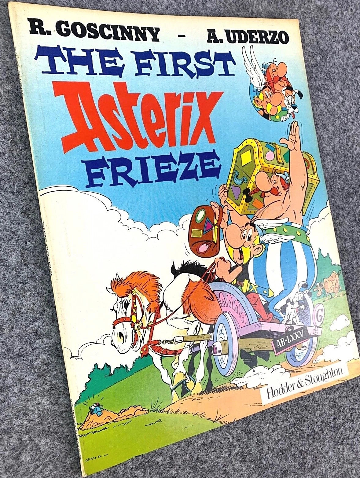 The First Asterix Frieze - Paperback Hodder & Stoughton 1985 UK 1st Edition