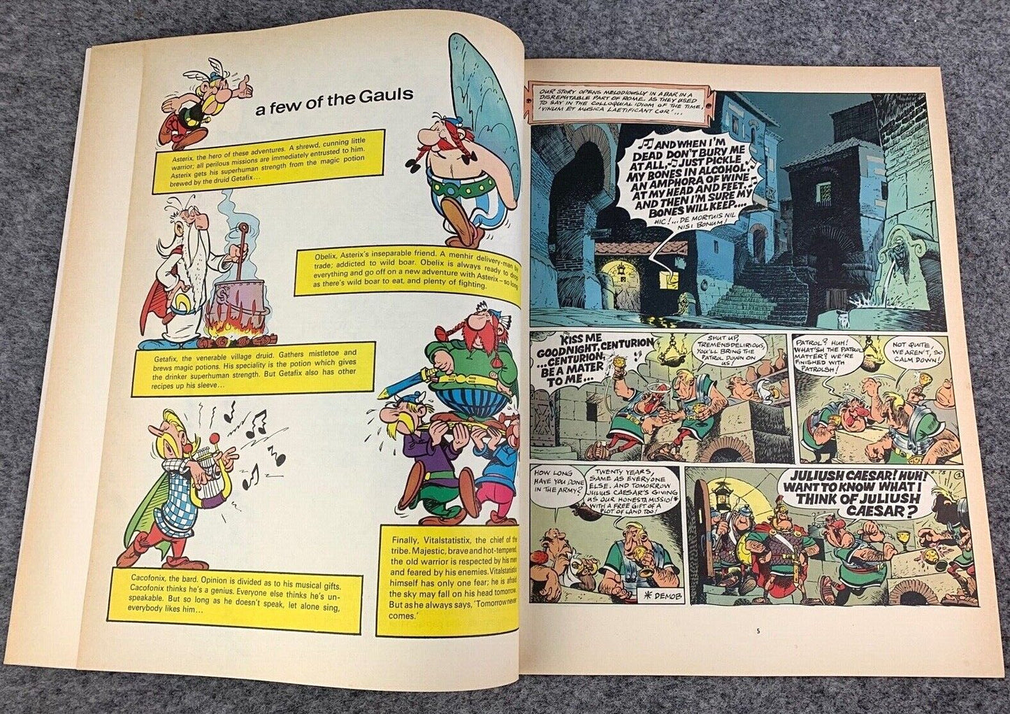 Asterix & Caesars Gift- 1970/80s Hodder/Dargaud UK Edition Paperback Book Uderzo