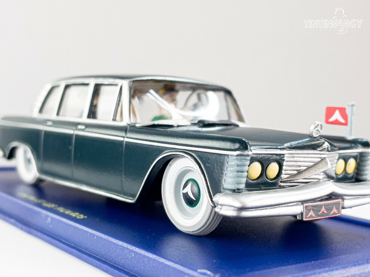 ATLAS TINTIN CAR # 11 Government Limo Picaros Herge model 1/43 Scale Voiture