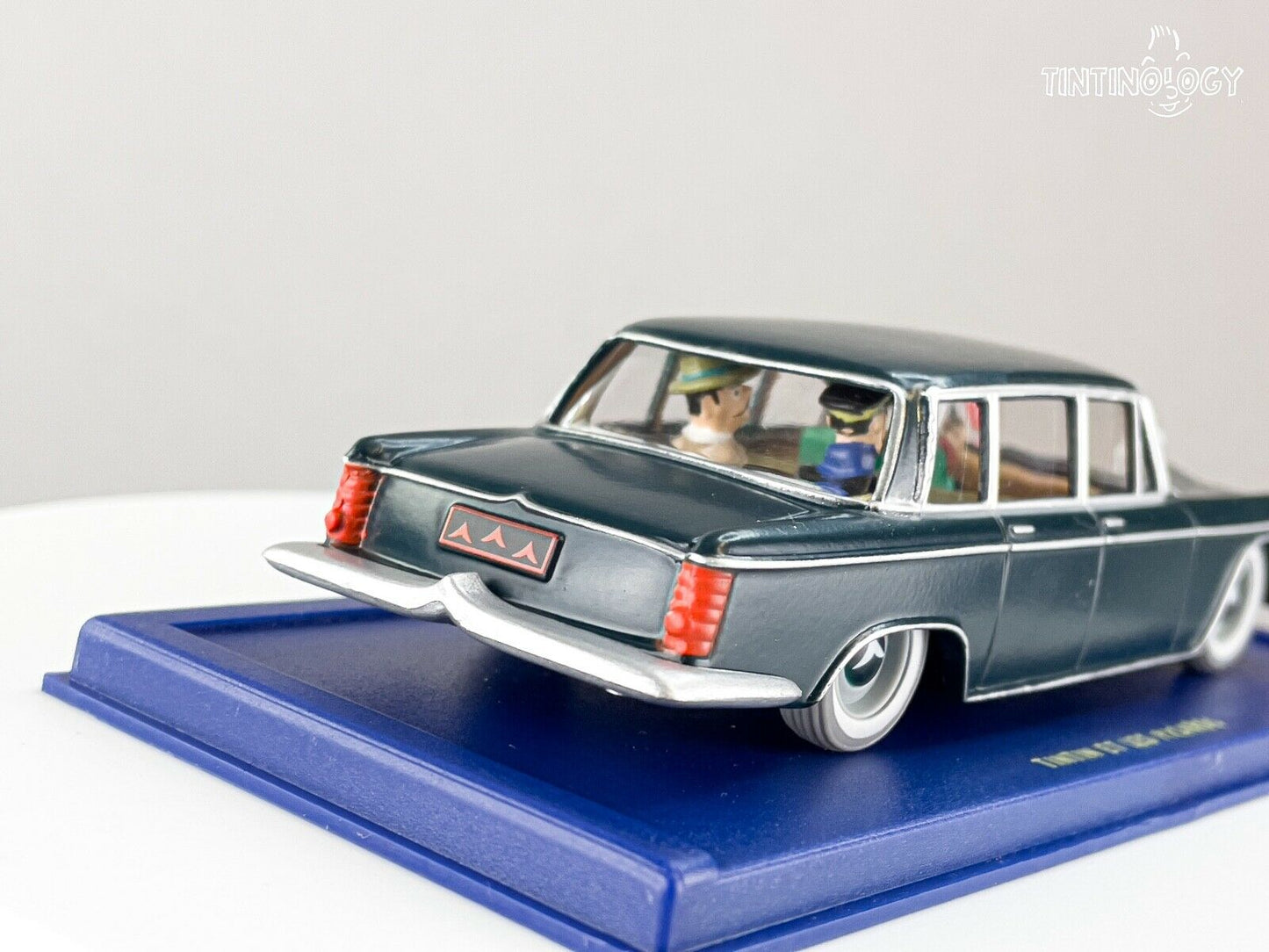 ATLAS TINTIN CAR # 11 Government Limo Picaros Herge model 1/43 Scale Voiture