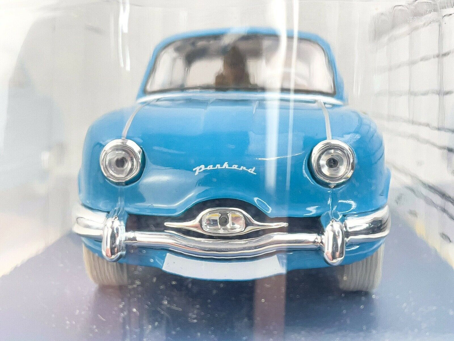 HACHETTE Tintin Car 1/24 #30 Panhard Dana Z: Red Sea Sharks Model Voiture Figure