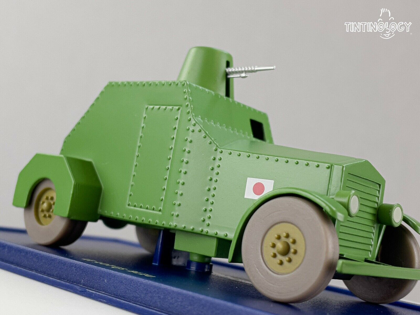 ATLAS TINTIN CAR # 37 Armoured Car - Blue Lotus Herge model car 1/43 Scale