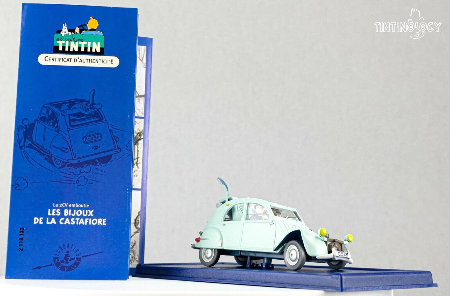 ATLAS TINTIN CAR # 33 Crashed 2CV Castafiore Emerald Herge model car 1/43 Scale