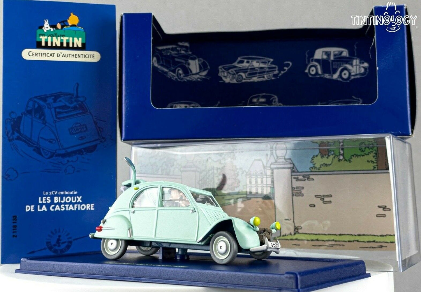 ATLAS TINTIN CAR # 33 Crashed 2CV Castafiore Emerald Herge model car 1/43 Scale